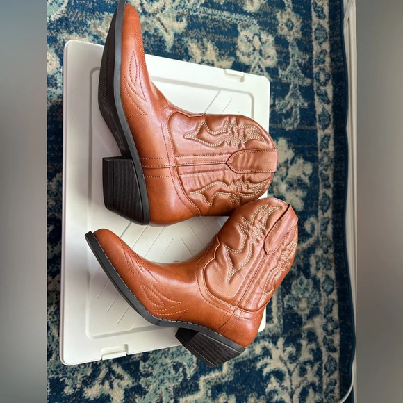 Soda Brown Ankle Boots - Picture 7 of 10